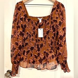 *NWT* NINE WEST Animal print with shimmer smocked blouse